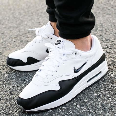 nike air max 1 premium sc jewel swoosh schwarz weiß|Nike Air Max 1 premium jewel.